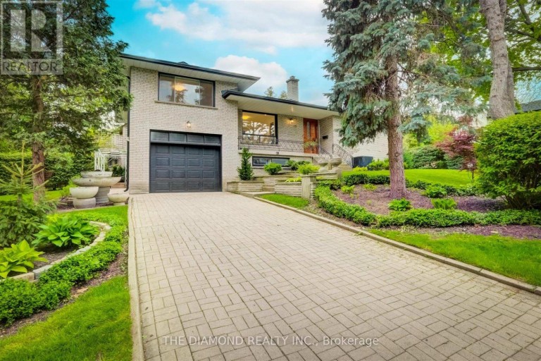 15 GOVERNMENT ROAD, Toronto (Kingsway South), Ontario, M8X1V7