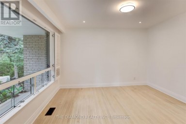 15 GOVERNMENT ROAD Toronto (Kingsway South) Ontario photo 11