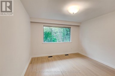 15 GOVERNMENT ROAD Toronto (Kingsway South) Ontario photo 19