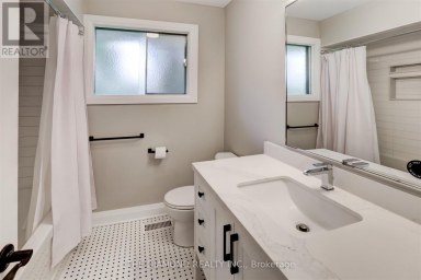 15 GOVERNMENT ROAD Toronto (Kingsway South) Ontario photo 23