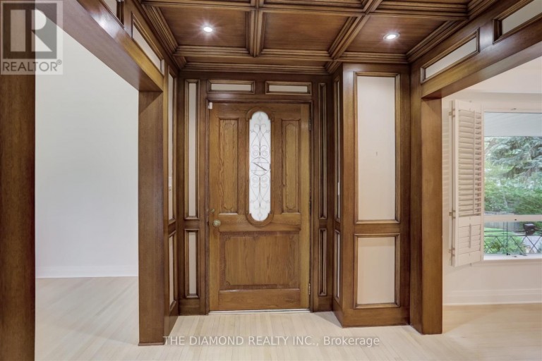 15 GOVERNMENT ROAD, Toronto (Kingsway South), Ontario, M8X1V7