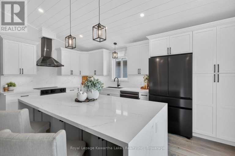 22 MURRAY STREET, Kawartha Lakes (Fenelon Falls), Ontario, K0M1N0