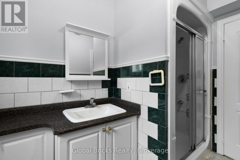 14 FISHER DRIVE, Adjala-Tosorontio (Everett), Ontario, L0M1J0