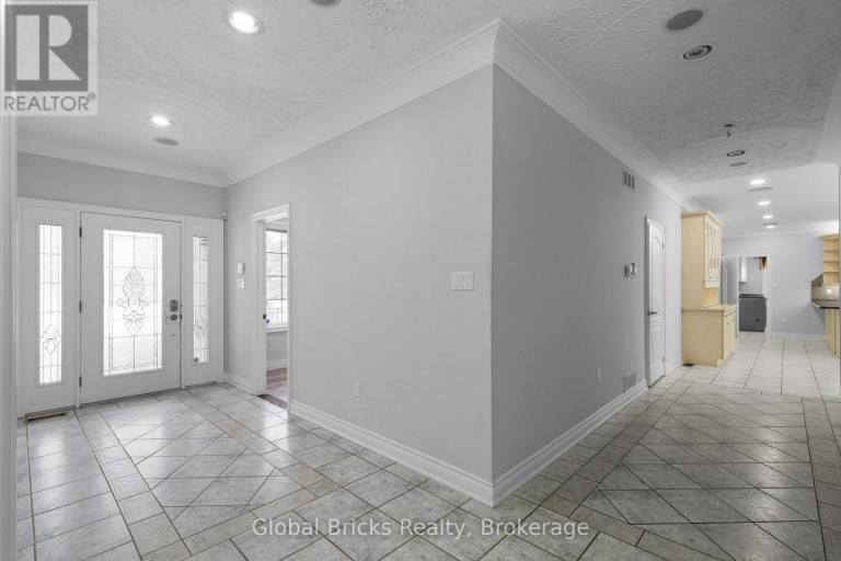 14 FISHER DRIVE, Adjala-Tosorontio (Everett), Ontario, L0M1J0