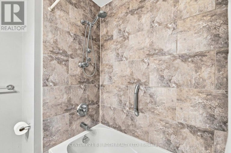 195 NORTH STREET E, Orillia, Ontario, L3V2G2