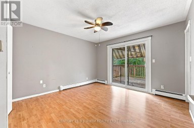 195 NORTH STREET E Orillia Ontario photo 12