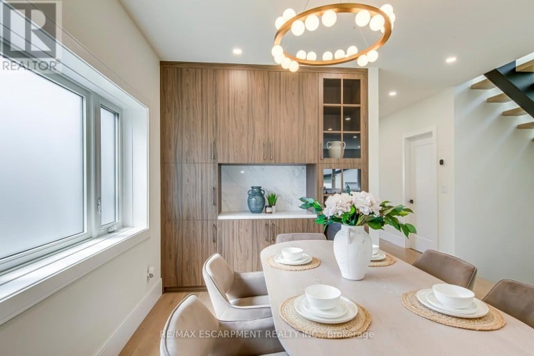 1411 MOUNTAIN GROVE AVENUE, Burlington (Mountainside), Ontario, L7P2H1