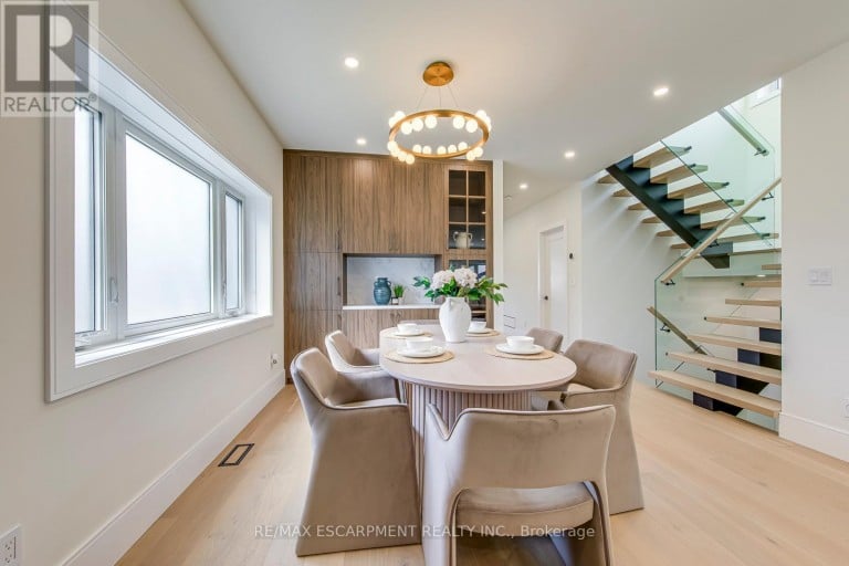 1411 MOUNTAIN GROVE AVENUE, Burlington (Mountainside), Ontario, L7P2H1