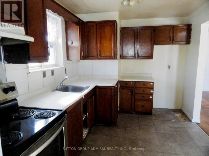 205 ST LUCIE DRIVE, Toronto (Humbermede), Ontario, M9M1T4