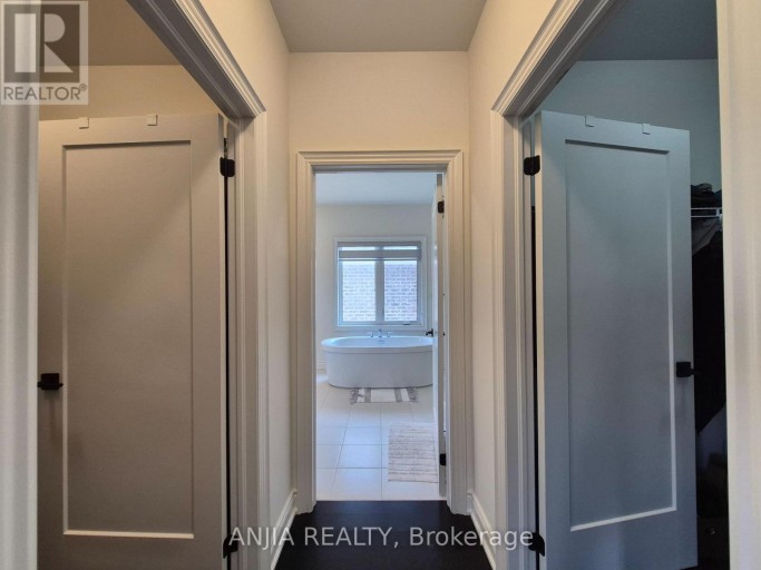 50 MEADOW VISTA CRESCENT, East Gwillimbury (Holland Landing), Ontario, L9N0T4