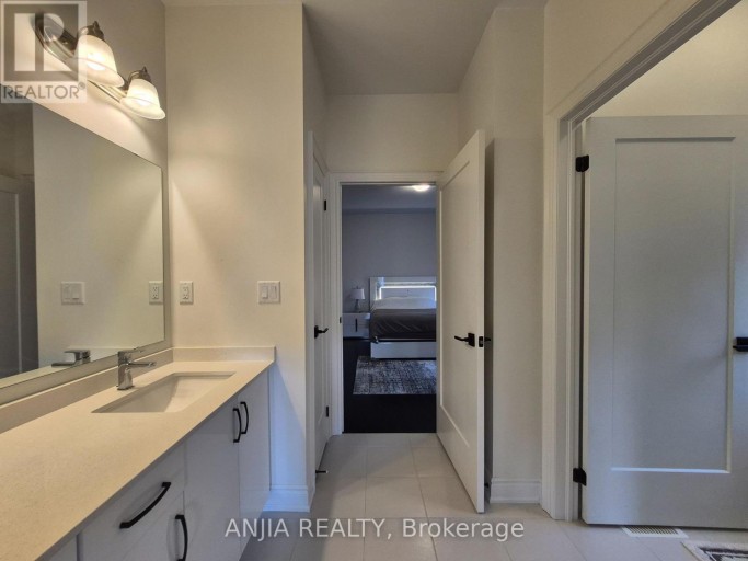 50 MEADOW VISTA CRESCENT, East Gwillimbury (Holland Landing), Ontario, L9N0T4