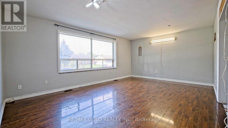 3352 ETUDE DRIVE, Mississauga (Malton), Ontario, L4T1T3
