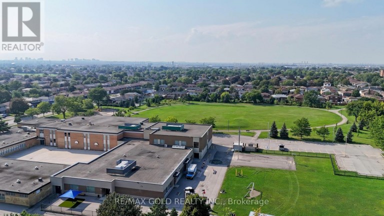 3352 ETUDE DRIVE, Mississauga (Malton), Ontario, L4T1T3