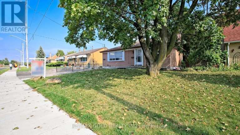 3352 ETUDE DRIVE, Mississauga (Malton), Ontario, L4T1T3
