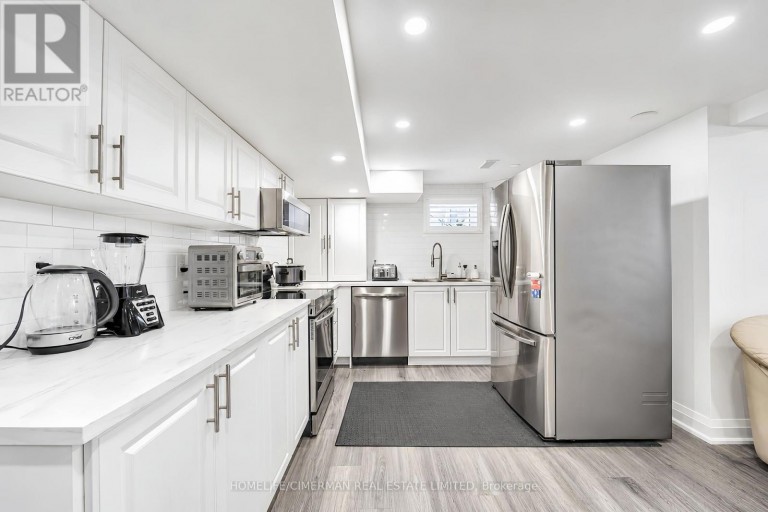 20 LAWRENCE CRESCENT, Clarington (Bowmanville), Ontario, L1C1J4