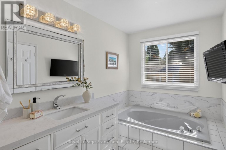 1465 WILDLARK DRIVE, Peterborough (Monaghan Ward 2), Ontario, K9K1X5