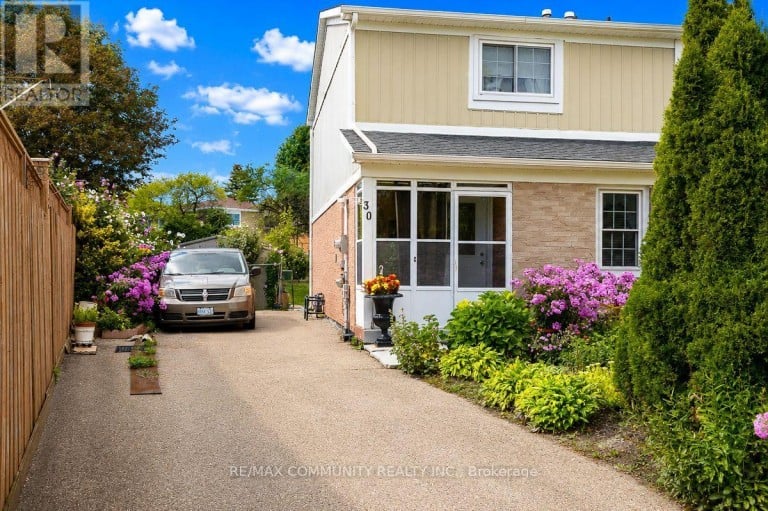 30 STANBRIDGE COURT, Toronto (Malvern), Ontario, M1B2S5