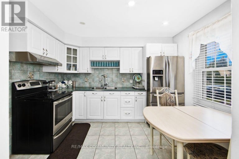 30 STANBRIDGE COURT, Toronto (Malvern), Ontario, M1B2S5
