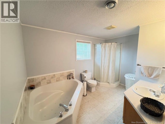 15 Silverwood, Miramichi, New Brunswick, E1V5Z1