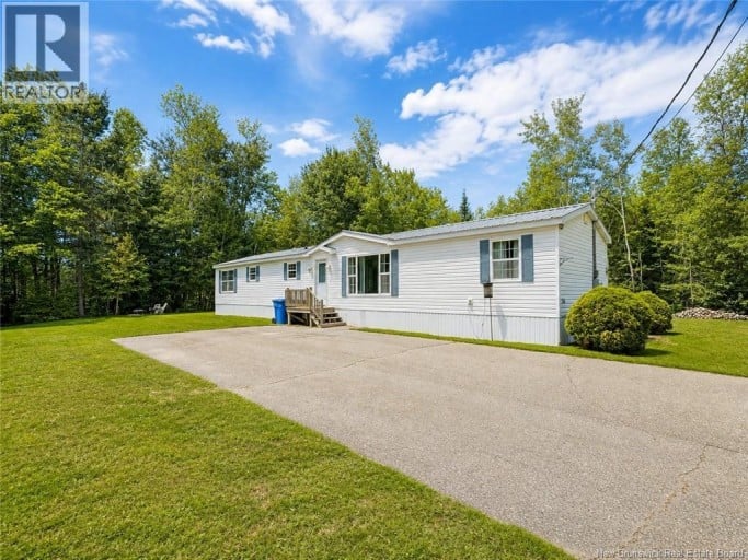15 Silverwood, Miramichi, New Brunswick, E1V5Z1