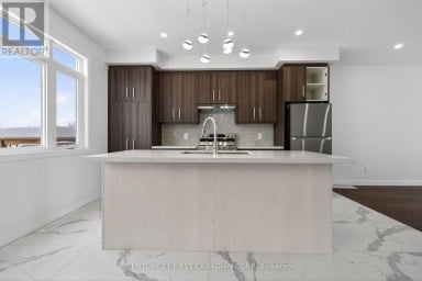 16 - 349 SOUTHDALE ROAD E London South (South W) Ontario photo 14