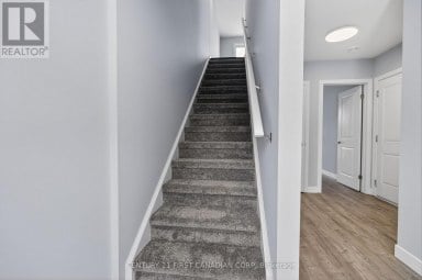 20 - 349 SOUTHDALE ROAD E London South (South W) Ontario photo 11
