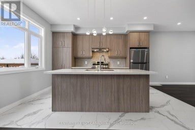 20 - 349 SOUTHDALE ROAD E London South (South W) Ontario photo 16