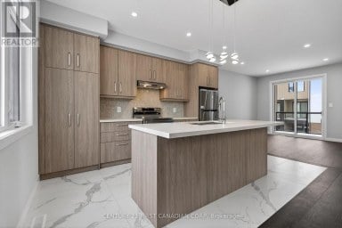 20 - 349 SOUTHDALE ROAD E London South (South W) Ontario photo 17