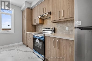 20 - 349 SOUTHDALE ROAD E London South (South W) Ontario photo 19