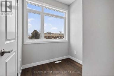 20 - 349 SOUTHDALE ROAD E London South (South W) Ontario photo 27