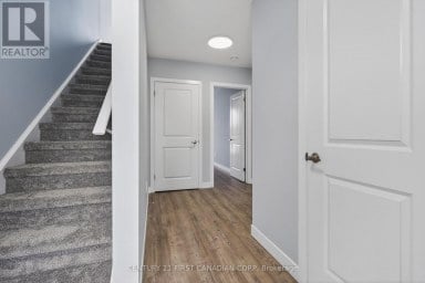 20 - 349 SOUTHDALE ROAD E London South (South W) Ontario photo 6