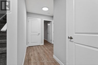20 - 349 SOUTHDALE ROAD E London South (South W) Ontario photo 7