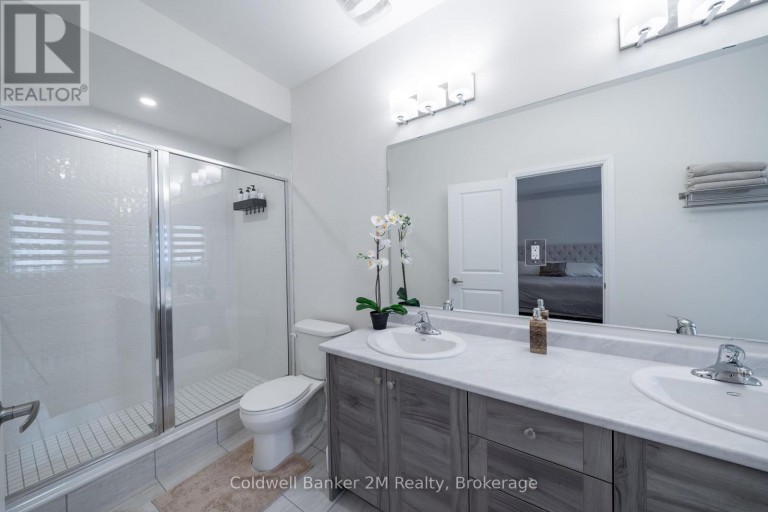 136 OGSTON CRESCENT, Whitby, Ontario, L1P0H3