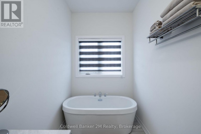 136 OGSTON CRESCENT, Whitby, Ontario, L1P0H3