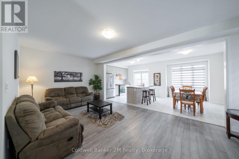 136 OGSTON CRESCENT, Whitby, Ontario, L1P0H3