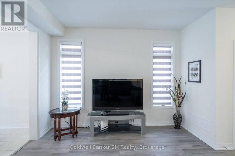 136 OGSTON CRESCENT, Whitby, Ontario, L1P0H3