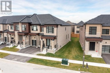 136 OGSTON CRESCENT Whitby Ontario photo 2