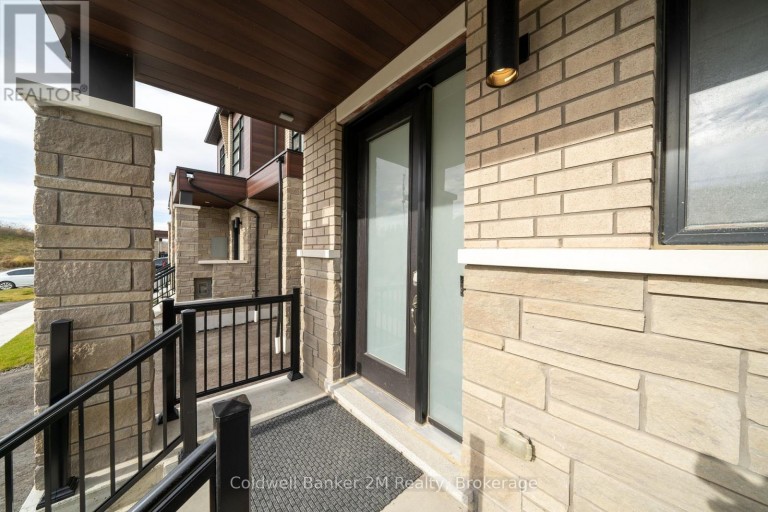136 OGSTON CRESCENT, Whitby, Ontario, L1P0H3