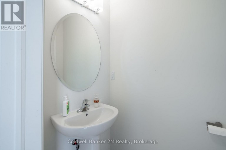 136 OGSTON CRESCENT, Whitby, Ontario, L1P0H3