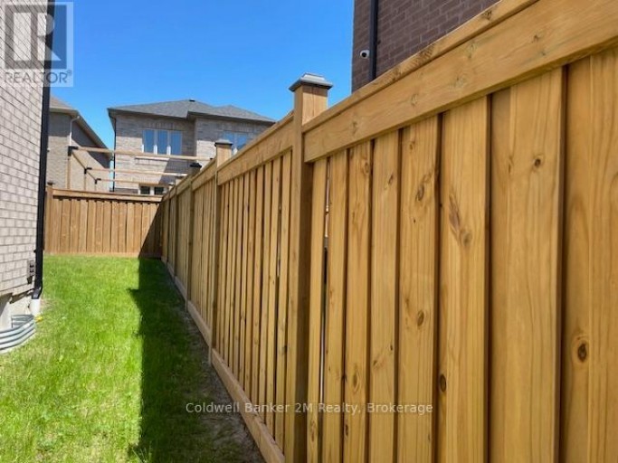 136 OGSTON CRESCENT, Whitby, Ontario, L1P0H3