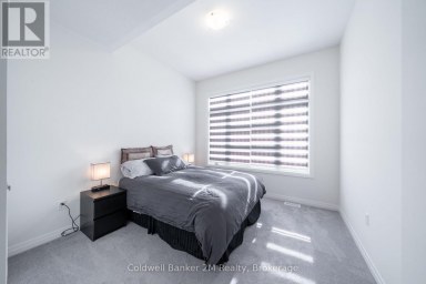 136 OGSTON CRESCENT Whitby Ontario photo 6