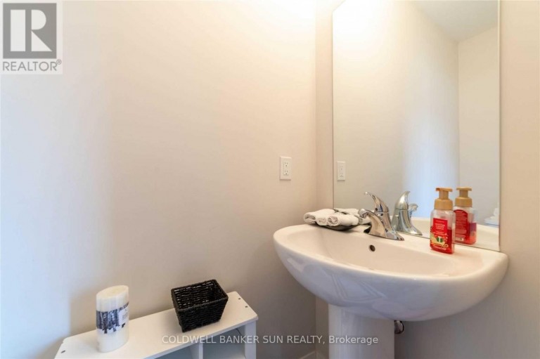 1301 SANDBAR STREET, London North (North I), Ontario, N6G0Y3