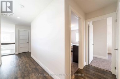 1301 SANDBAR STREET London North (North I) Ontario photo 14