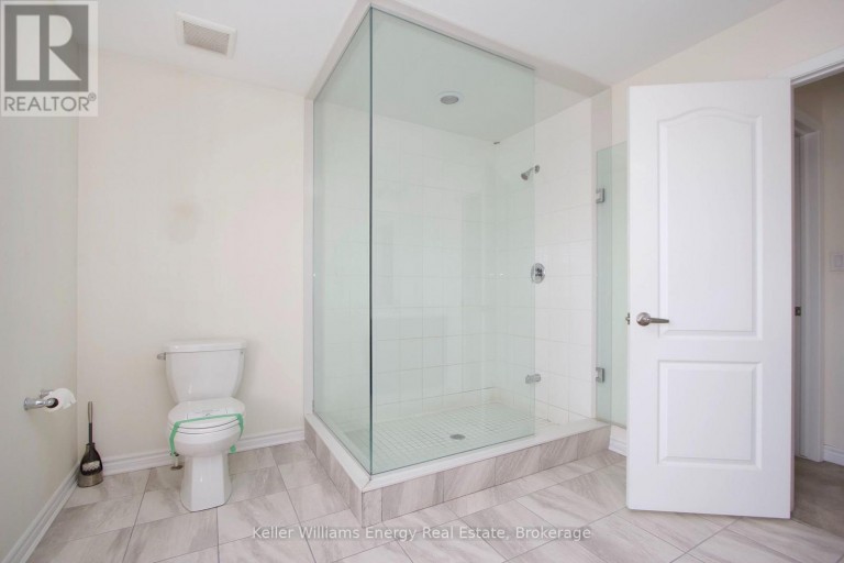 56 WESTFIELD DRIVE, Whitby, Ontario, L1P0E9