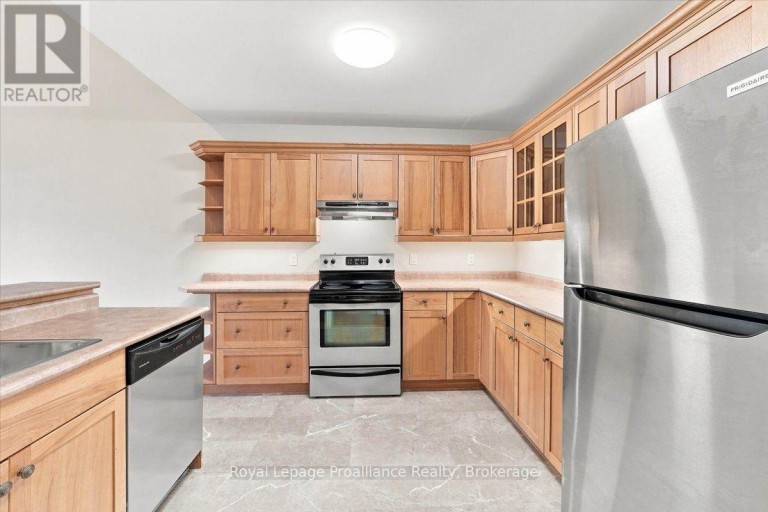 12 - 25 HEARTWOOD DRIVE, Belleville (Belleville Ward), Ontario, K8P5M2