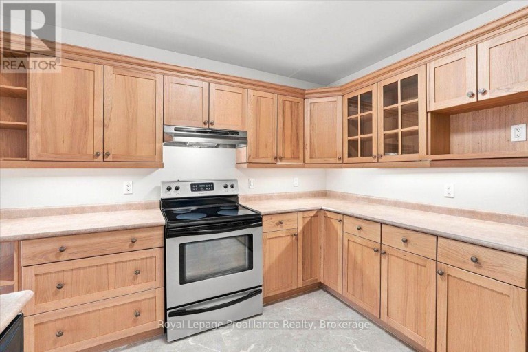 12 - 25 HEARTWOOD DRIVE, Belleville (Belleville Ward), Ontario, K8P5M2