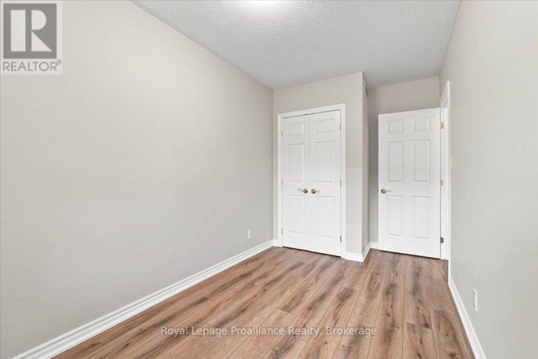 12 - 25 HEARTWOOD DRIVE, Belleville (Belleville Ward), Ontario, K8P5M2