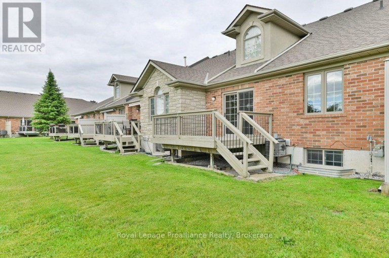 12 - 25 HEARTWOOD DRIVE, Belleville (Belleville Ward), Ontario, K8P5M2