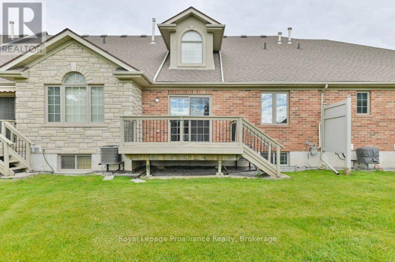 12 - 25 HEARTWOOD DRIVE, Belleville (Belleville Ward), Ontario, K8P5M2