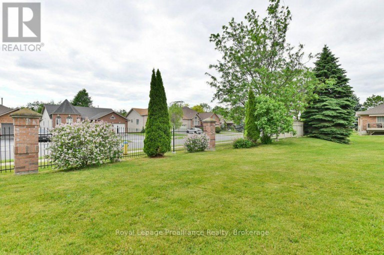 12 - 25 HEARTWOOD DRIVE, Belleville (Belleville Ward), Ontario, K8P5M2
